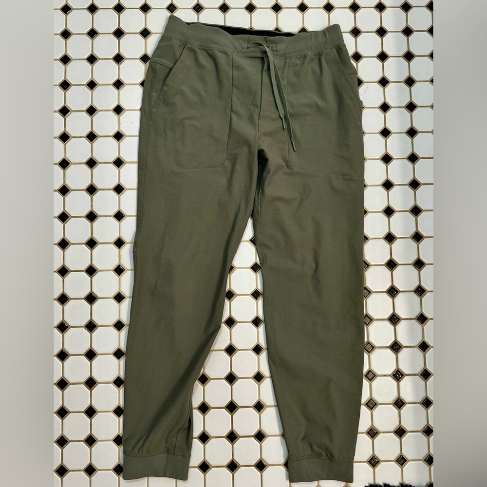 Lululemon men’s ABC jogger